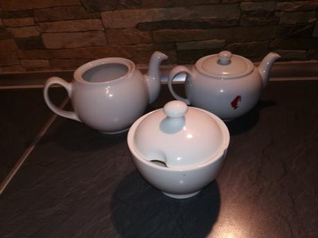 2x cajnik, 1x cukornicka, 