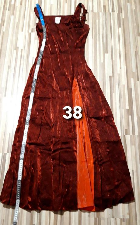 Sviatočne šaty na ramienka 38 bordo, 38