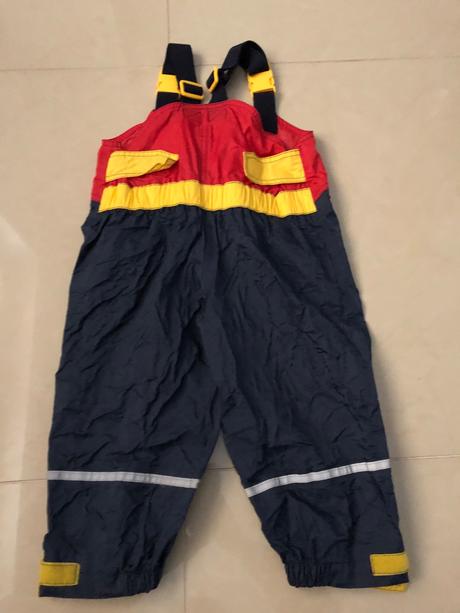 Nohavice do dažďa, 92