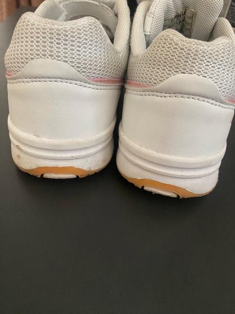 Tenisky na telesnu - halovky, 34