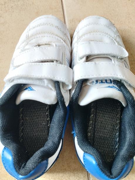 Tenisky na telesnú výchovu, 30