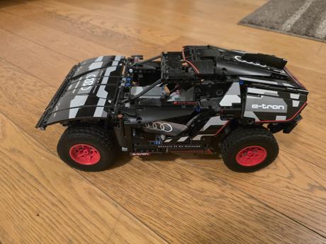 Lego technic 42160,