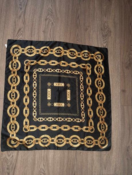 Saténova šatka, columbia