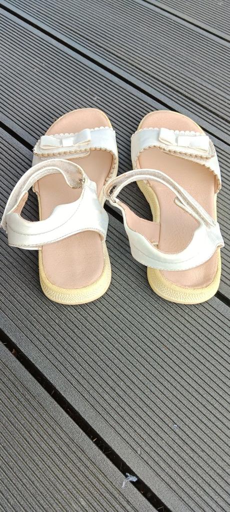 Sandálky shone, 32