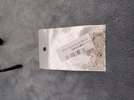 Strieborná ozdobná šnúrka na okuliare, 