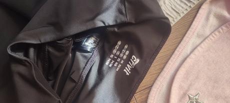 Balík oblečenia, 158–170