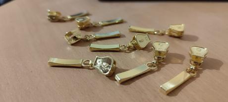 Zlaté bežce zipsy, 