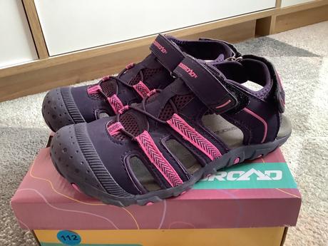 Športové sandále, 34