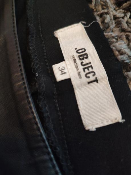 Čierne nohavice., 34