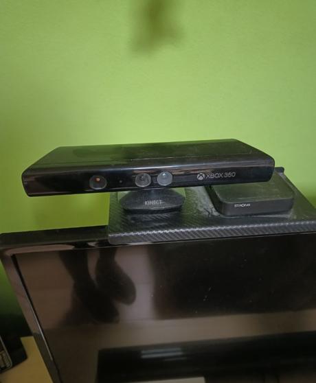 Xbox 360+kinect+hry+ovládače,