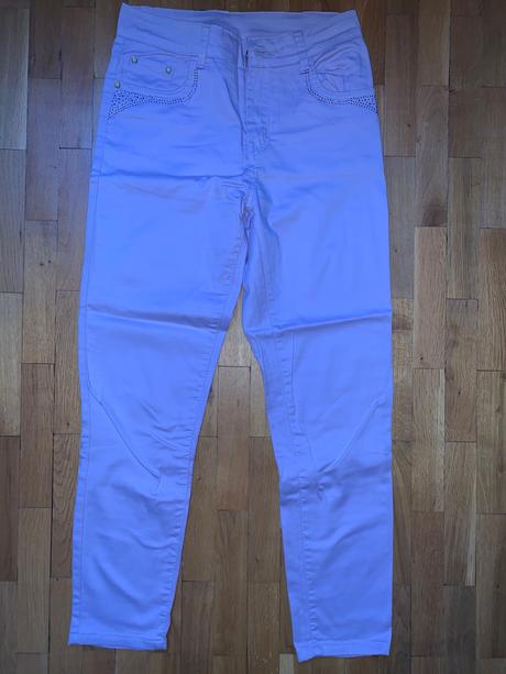 Fialové džínsy, m