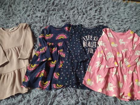 Šaty s dlhým rukávom, 104