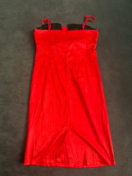 Spoločenské šaty, 40