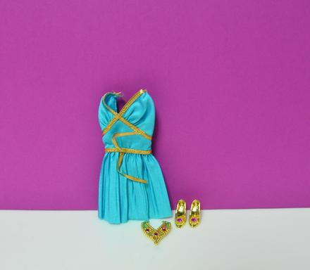 Barbie šaty a doplnky, 