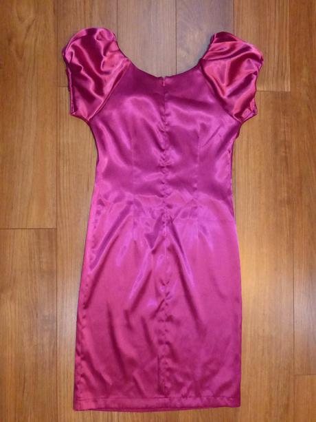 Perfektne cyklamenove saty, 38