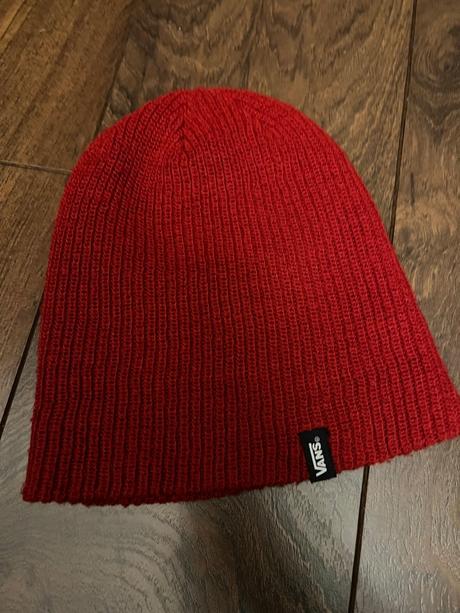 Červná čiapka vans, s