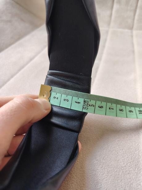 Čierna čelenka do vlasov z umelej kože, 