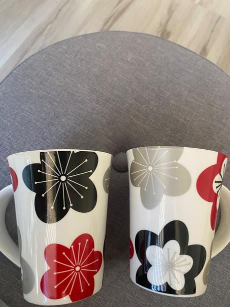 Krásna sada hrnček, šálka, pohár,