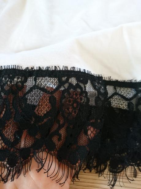 Triko s čipkou, 140