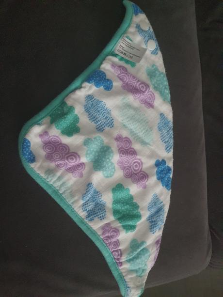 Podbradník / slintáčik, kikko/xkko