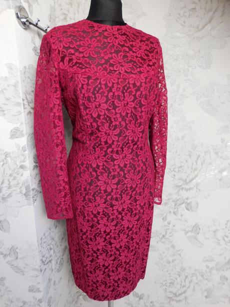 Pekne čipkovane vintage šaty, 40