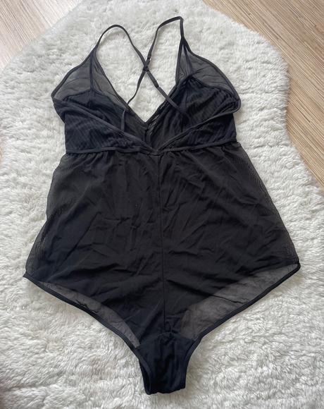 Cierne sietkovane body, l