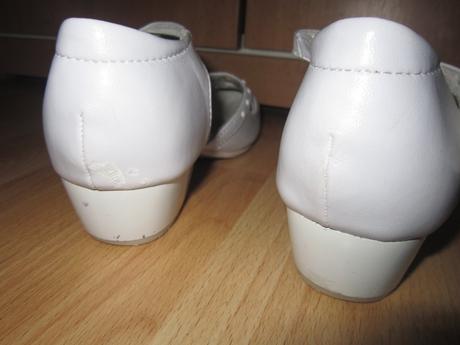 Biele sandálky wojtylko, wojtylko,33