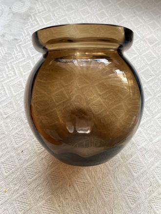 Váza z dymového skla,