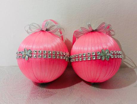 Ručne vyrábané vianočné gule rôzne farby, veľkosti,