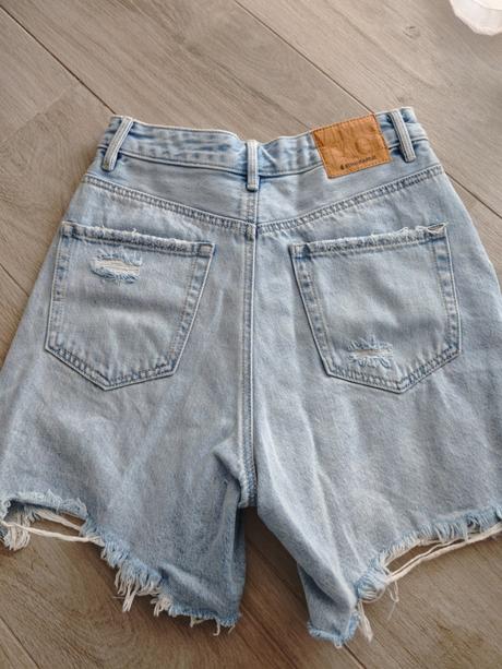 Kraťasy, stradivarius,s