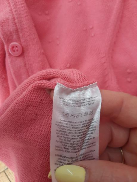 Dievčenský sveter na gombíky, 134