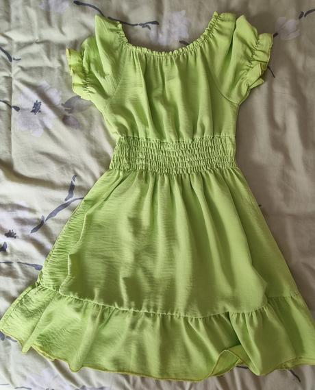 Šaty nenosené, 146