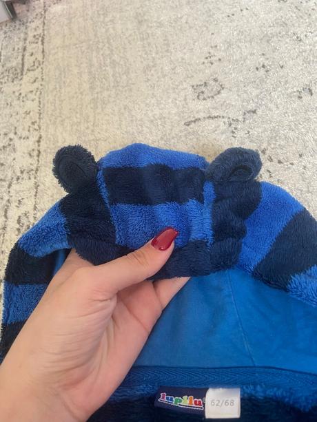 Hrubá mikinka, lupilu,62