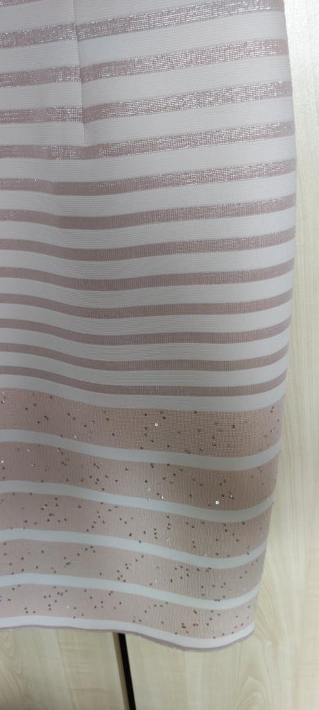 Spoločenské šaty, 48