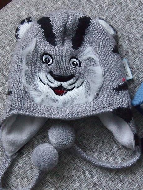 Nenosená zimná čiapka s poštovným, 74