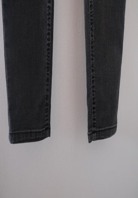Šedé džínsové legíny, 40