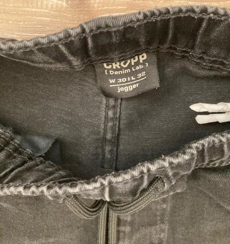 Cargo kapsáčové čierne nohavice cropp w30 /l 32, 32