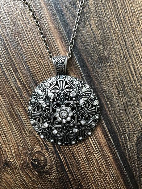 Rôzne náhrdelníky, 