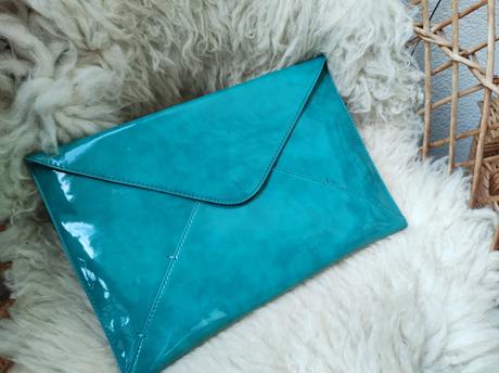 Lakovaná listová kabelka, 