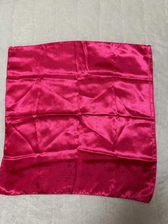 Cyklámenová šatka, 