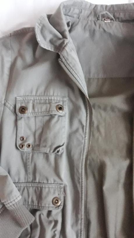 Béžová bunda pre chalana, 158