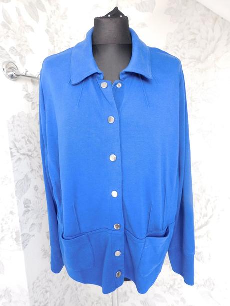 Kvalitny damsky blejzer, 48