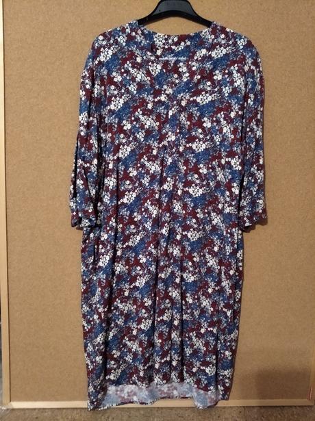 Milé kvietkované košeľové šaty, 40