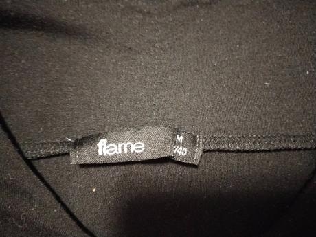 Čierne tričko z volánikmi, m