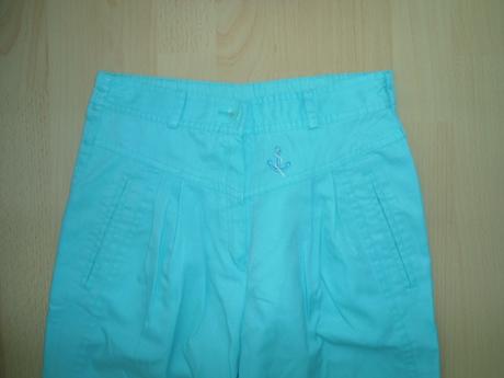 Bledozelene nohavice, 146