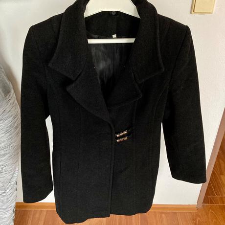 Čierny kabát na zapínanie, m