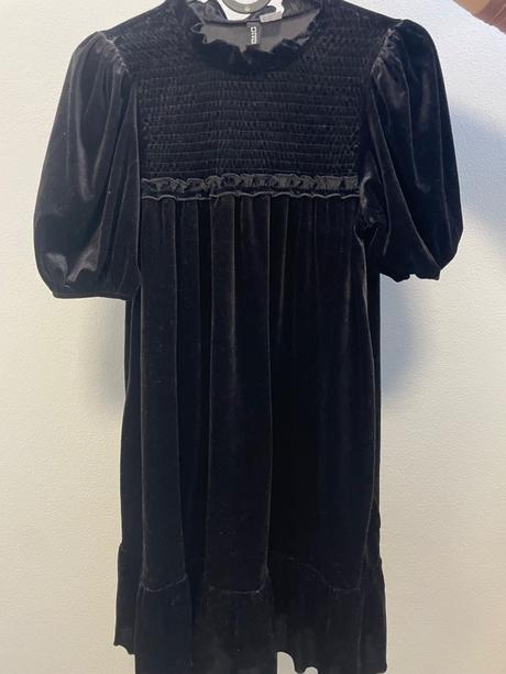 Slavnostne cierne saty, h&m,xs