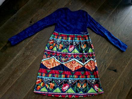 Krasne saticky desigual super stav 10-12r., desigual,152