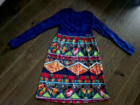 Krasne saticky desigual super stav 10-12r., desigual,152