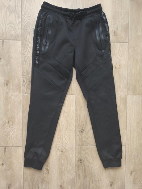 Tepláky, chapter young,158